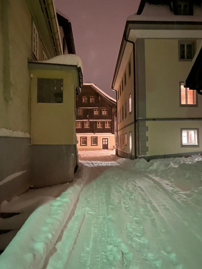 Privatzimmer / Bed & Breakfast Andermatt Esterno foto