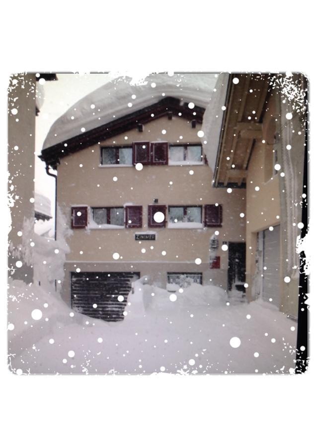 Privatzimmer / Bed & Breakfast Andermatt Esterno foto