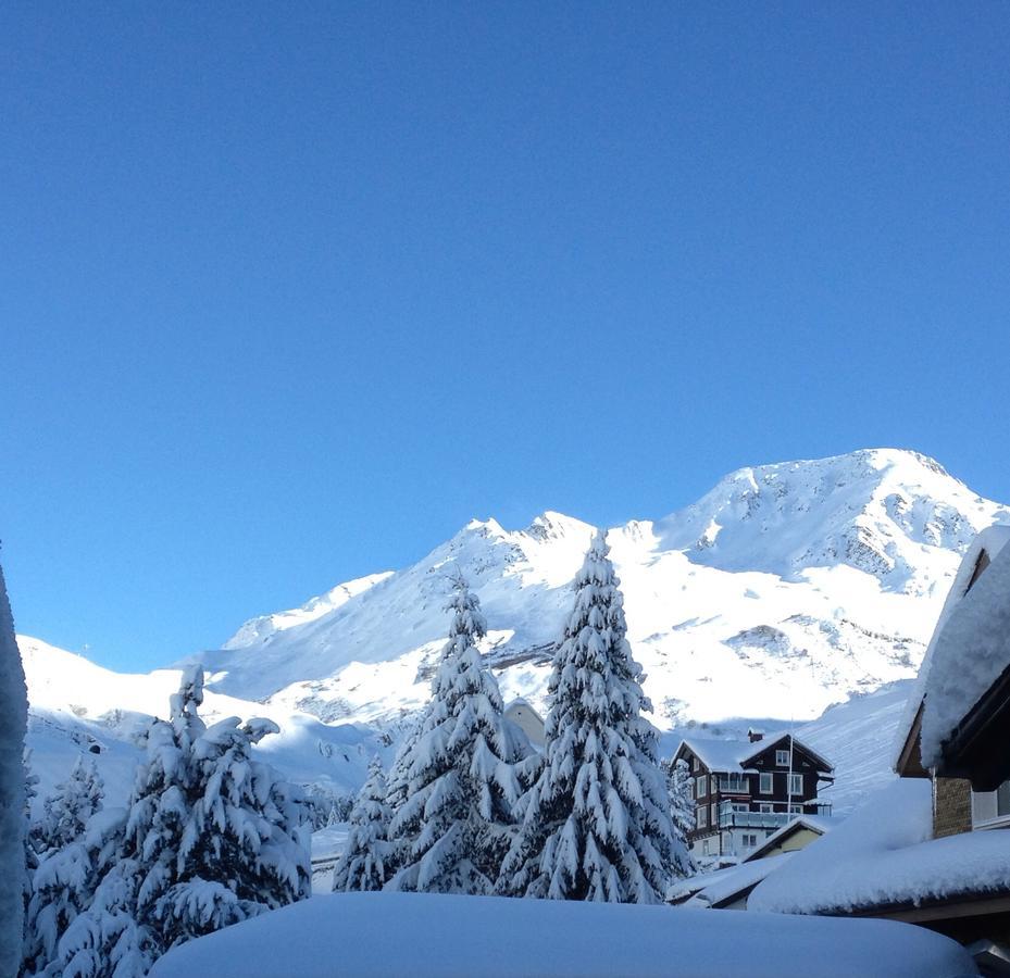 Privatzimmer / Bed & Breakfast Andermatt Esterno foto