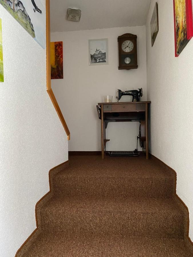 Privatzimmer / Bed & Breakfast Andermatt Esterno foto