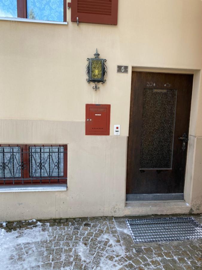 Privatzimmer / Bed & Breakfast Andermatt Esterno foto